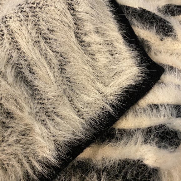 Anthropologie Cindy Eyelash Zebra Stripe Pullover Sz XS Animal Print  Mobwife - Picture 10 of 12